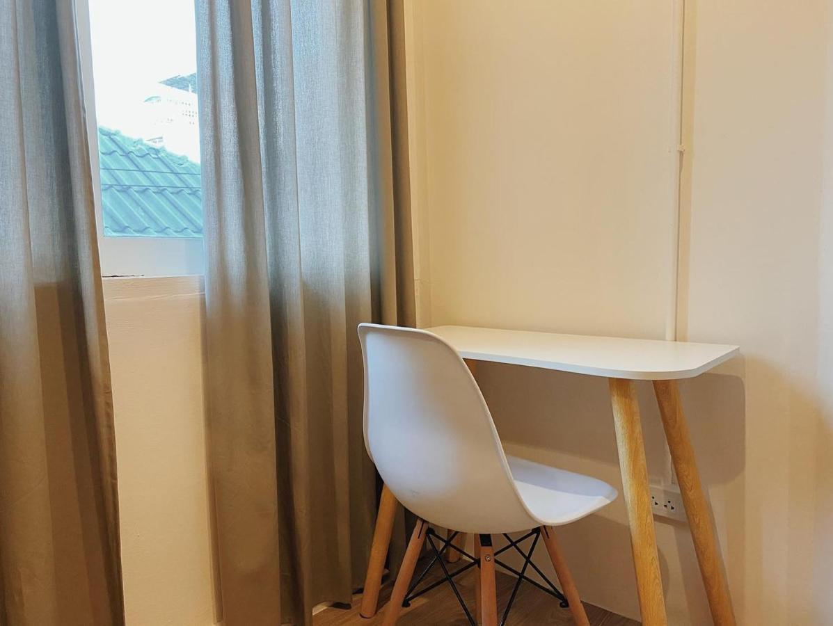 Ben&Pooh Hostel Bangkok Bagian luar foto