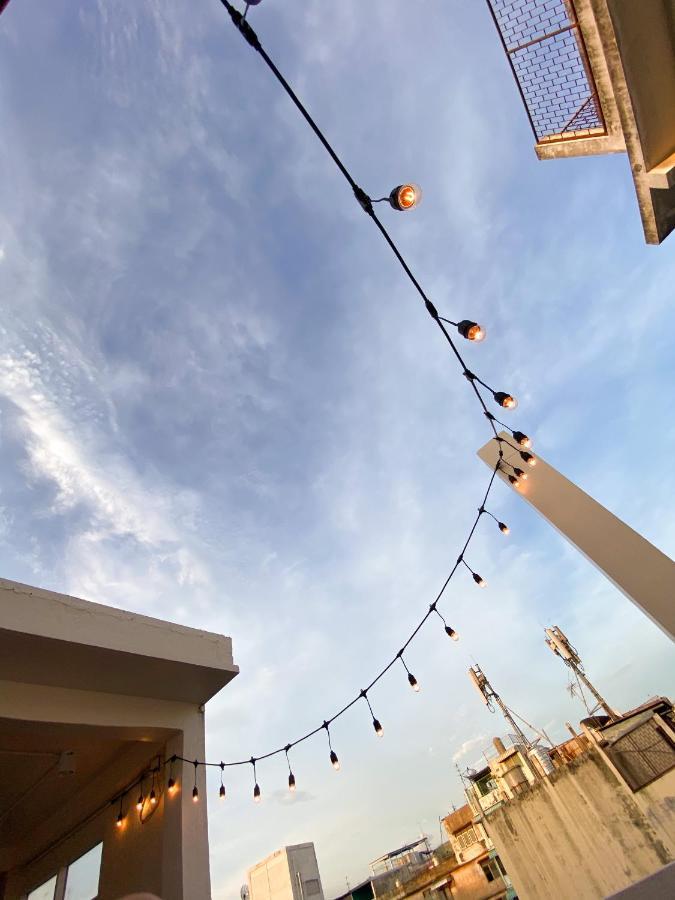 Ben&Pooh Hostel Bangkok Bagian luar foto