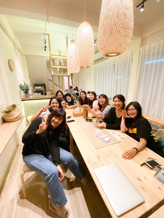 Ben&Pooh Hostel Bangkok Bagian luar foto