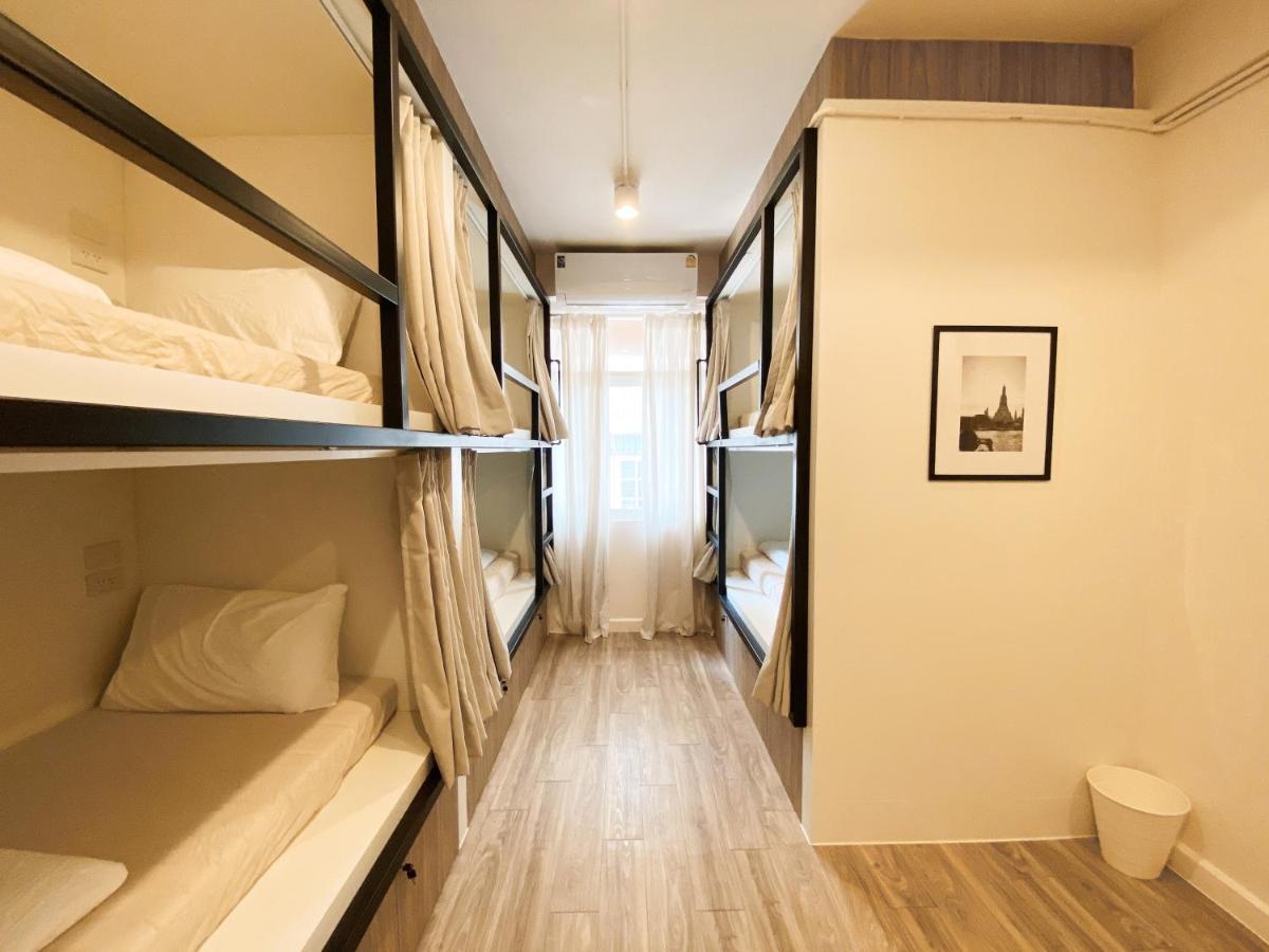 Ben&Pooh Hostel Bangkok Bagian luar foto