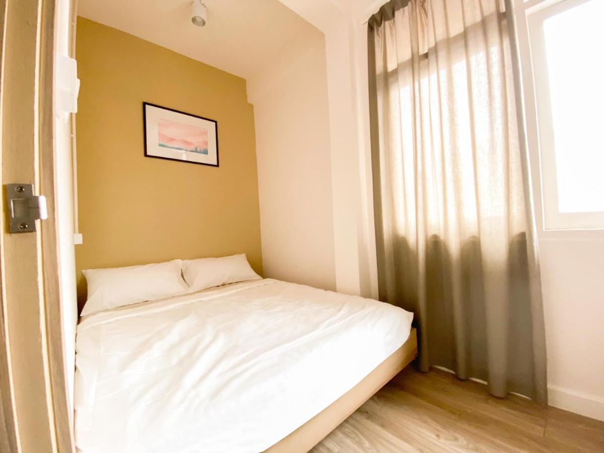 Ben&Pooh Hostel Bangkok Bagian luar foto